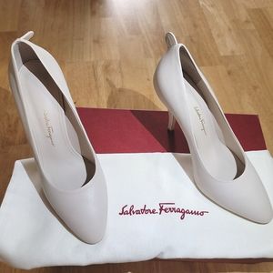 Brand New Salvatore Ferragamo Pumps size 6.5